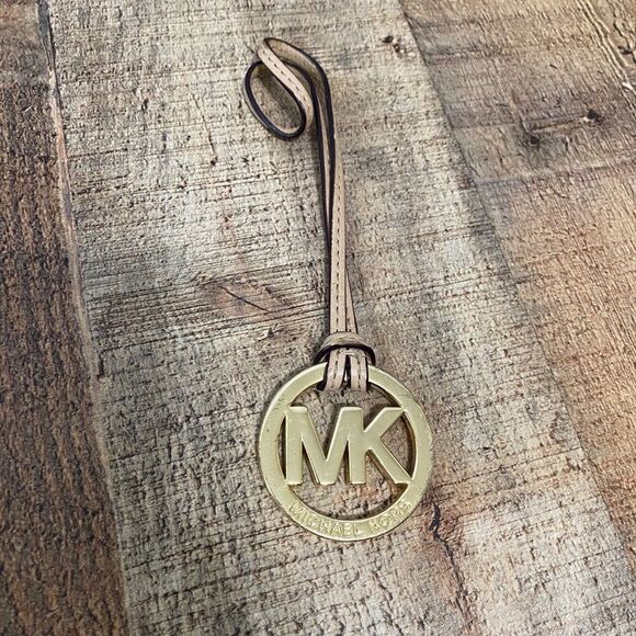 MICHAEL KORS Medallion Hang Charm Key Chain Gold Logo Purse Coat FOB - Picture 3 of 6